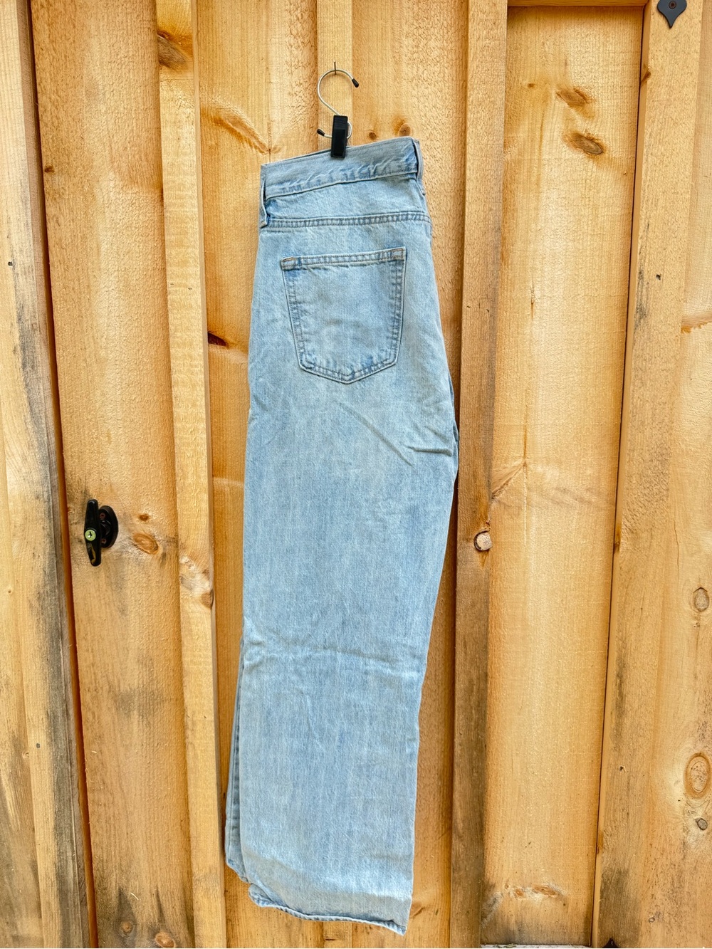 Old Navy Men's Light Wash Relaxed Jeans